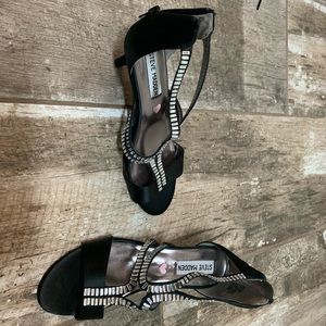 Girls’ dress shoes